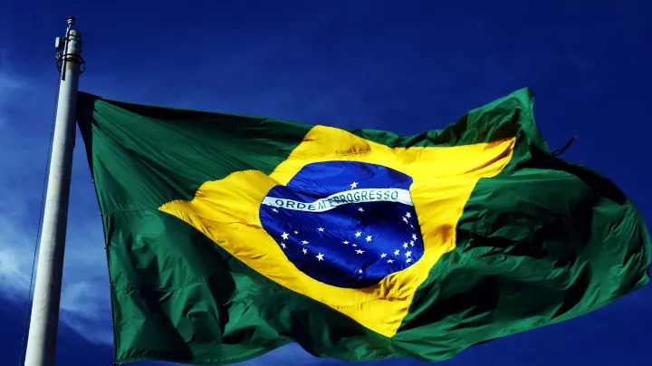 Tendências Globais de Atendimento Presencial e Seus Impactos no Brasil